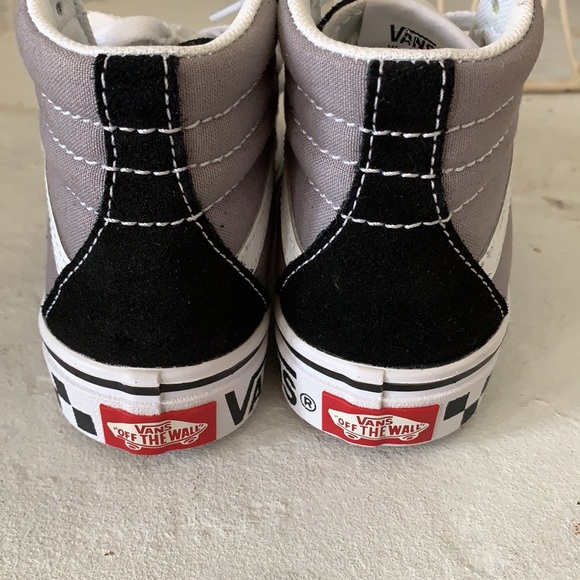 Worn 1  day Vans boys shoes - Picture 3 of 4